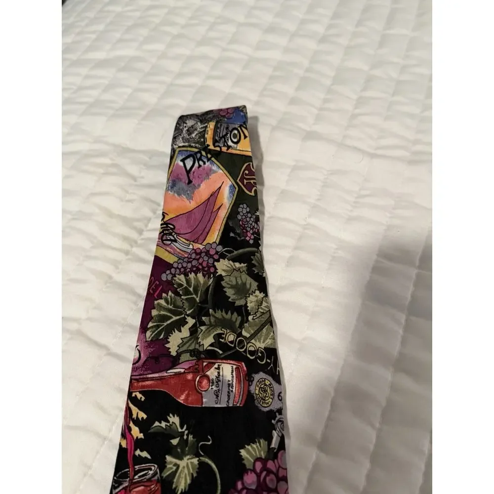 Vintage 1992 Nicole Miller Wine Vineyard Grapes 100% Silk Novelty Tie Korea